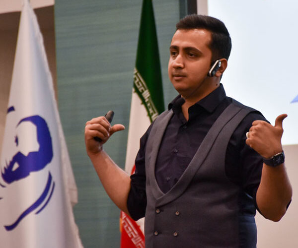 دکتر منتظر القائم