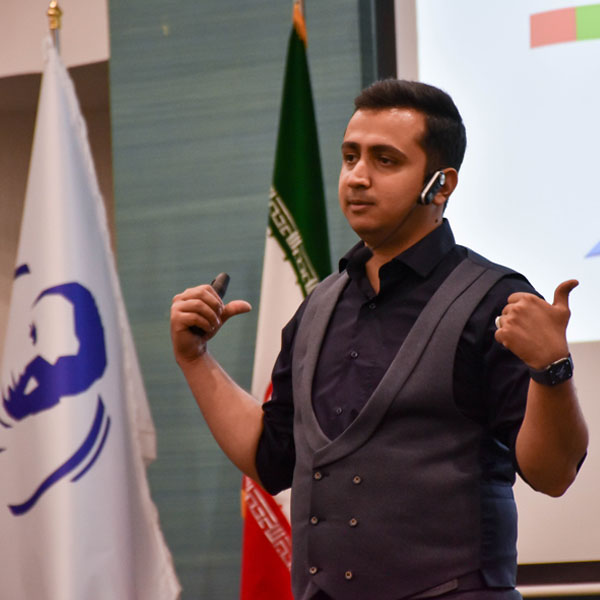 دکتر منتظر القائم